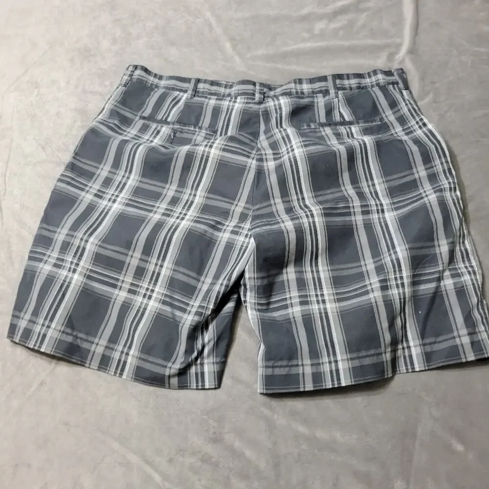 PGA Shorts Mens Size 46 Black‎ Gray Plaid Lightweight Golf